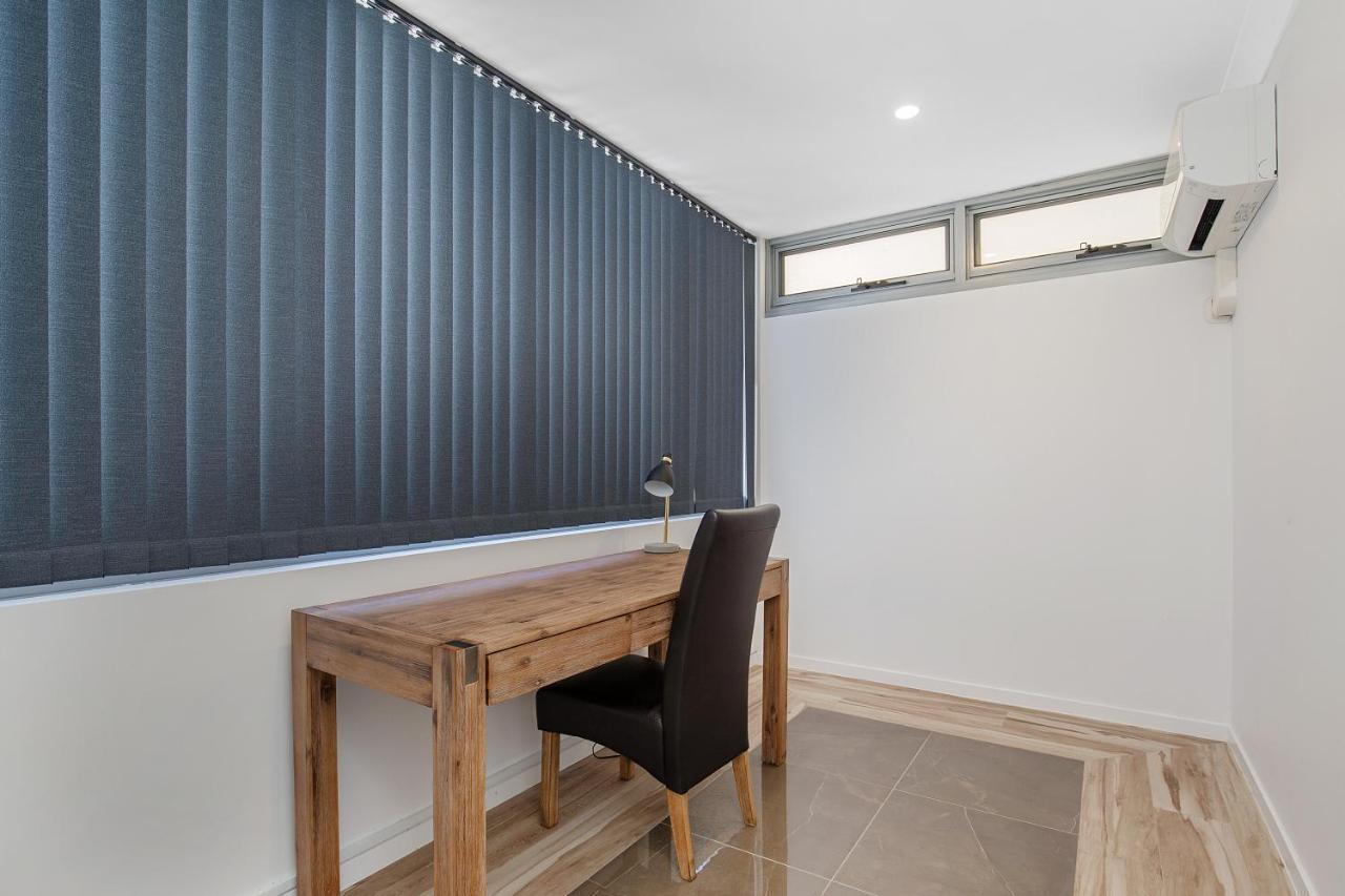 29 Stanhill Drive Villa Gold Coast Exterior photo